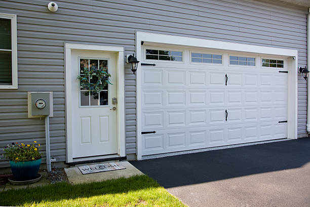 24/7 Emergency Garage Door Panel Replacement experts in Kingsbury County County, SD